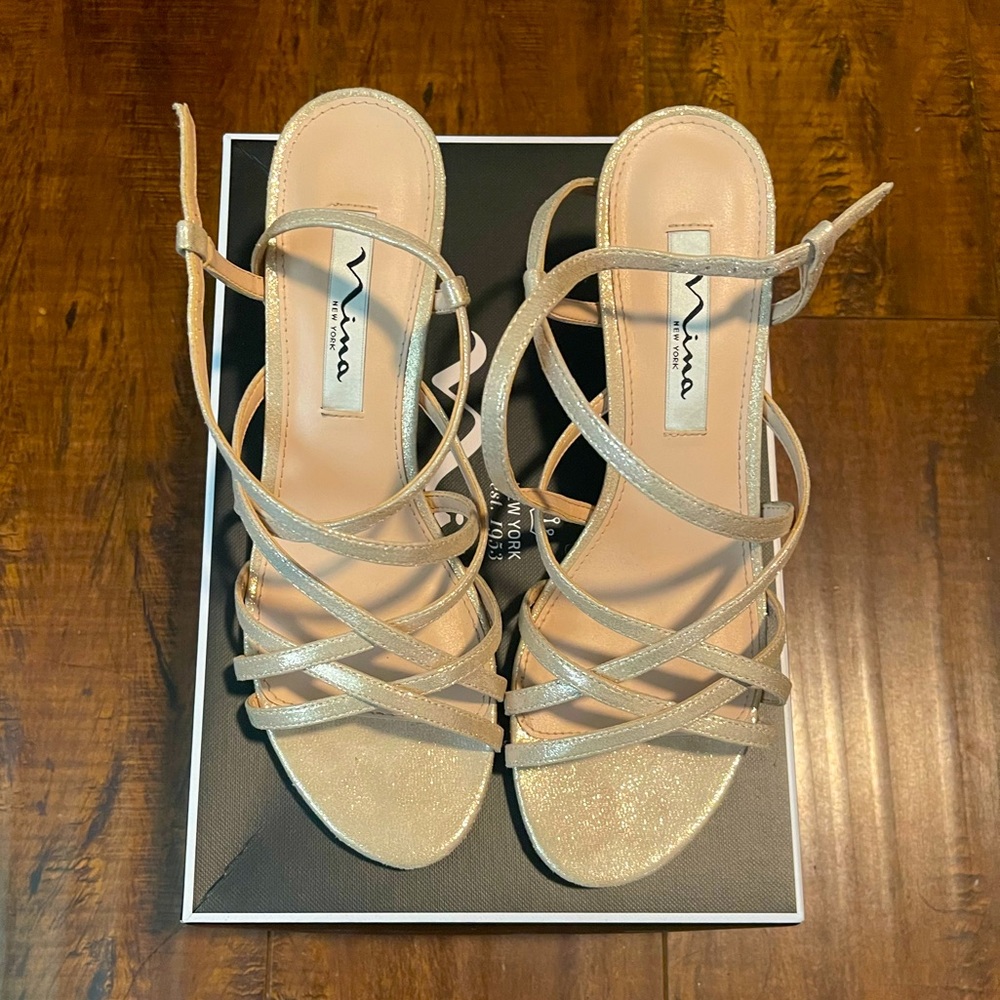 New York Nina Neptune-FY Platino Reflect Heels